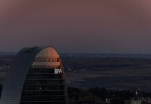 El BBVA marca un nuevo récord de beneficios en 2025 en 10.511 millones y sube el dividendo un 30% | Empresas