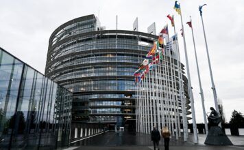 Bruselas da más fuerza a los comités de empresa europeos | Negocios