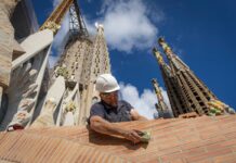 Los jubilados que compatibilizan salario y pensión tras cumplir la edad de jubilación crecieron un 9% en 2025 | Economía