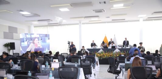 Presidente de la Asamblea defiende sesiones del pleno y las comisiones en ciudades distintas de Quito | Política | Noticias