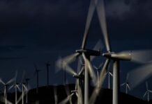 Las claves: la prima (o la brecha) de las renovables sigue dando coletazos 20 años después | Opinión