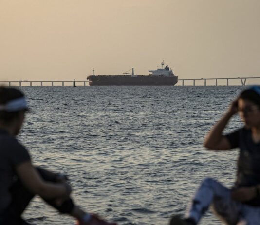 Vender al mejor postor: así se fija el precio en el multimillonario mercado del petróleo | Economía