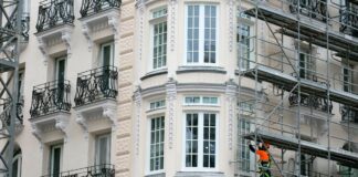 La falta de acceso a la red eléctrica, otro obstáculo para construir viviendas a mayor velocidad | Vivienda | Economía