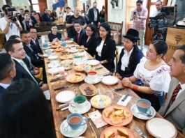 Daniel Noboa se reúne con jóvenes y adultos de educación inconclusa que acceden a oferta educativa | Ecuador | Noticias