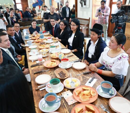 Daniel Noboa se reúne con jóvenes y adultos de educación inconclusa que acceden a oferta educativa | Ecuador | Noticias