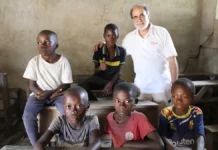 El grupo t2ó ONE impulsa un proyecto de becas escolares