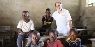 El grupo t2ó ONE impulsa un proyecto de becas escolares