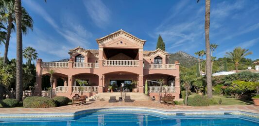 Las tres casas de la semana: mestizaje estético por 13 millones de euros | Negocios