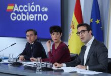 El Gobierno aprueba la factura electrónica obligatoria en los pagos de empresas y profesionales | Economía