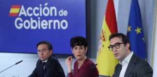 El Gobierno aprueba la factura electrónica obligatoria en los pagos de empresas y profesionales | Economía