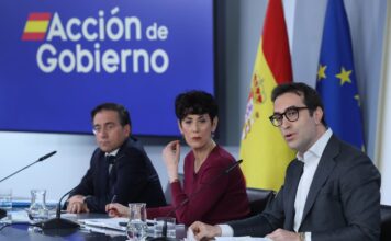 El Gobierno aprueba la factura electrónica obligatoria en los pagos de empresas y profesionales | Economía