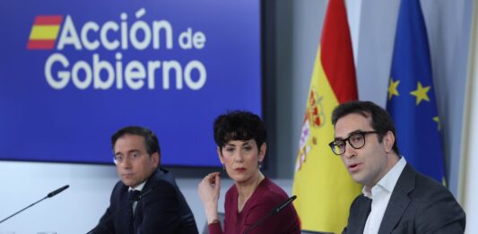El Gobierno aprueba la factura electrónica obligatoria en los pagos de empresas y profesionales | Economía