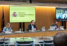 La gran industria pide al Gobierno 300 millones para aliviar el sobrecoste eléctrico de la crisis energética | Economía