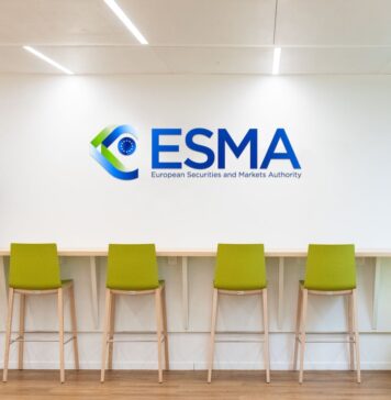 Europa cuestiona el modelo español de agentes: ¿adiós a la comisión pura? | Opinión