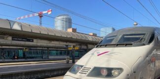 Renfe ultima una oferta para entrar en la línea regional entre París y Lyon | Empresas