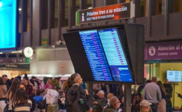 La CNMC reclama al Gobierno que mantenga los precios dinámicos y reconsidere el veto a los anuncios de gasolina | Economía