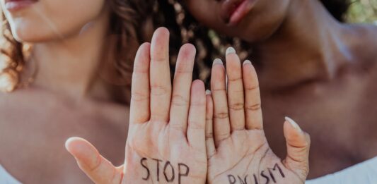 Cuando el odio se disfraza de broma | Formación | Economía