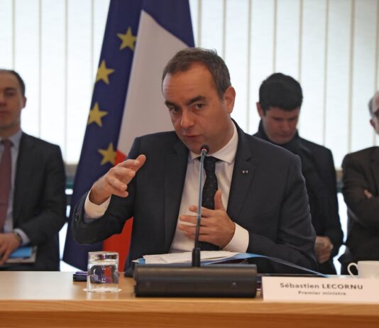 Francia logra reducir su déficit en 2025 por primera vez en tres años | Economía