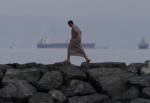 Las claves: el estrecho de Ormuz abierto está, pero conlleva sus peligros | Opinión