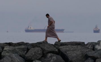 Las claves: el estrecho de Ormuz abierto está, pero conlleva sus peligros | Opinión