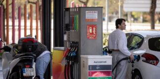 La inflación se dispara al 3,3% en marzo por la subida de los combustibles | Economía
