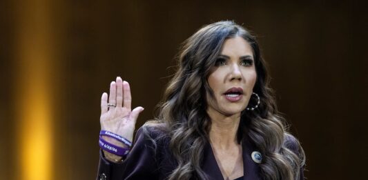 Daniel Noboa condecoró a Kristi Noem con la Orden Nacional Al Mérito por su aporte en cooperación bilateral | Política | Noticias