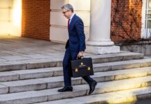 España reduce el déficit público al 2,2% en 2025, el mejor dato en 18 años | Economía