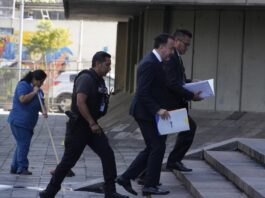 Pabel Muñoz va a Fiscalía a defender compra de troles eléctricos | Ecuador | Noticias