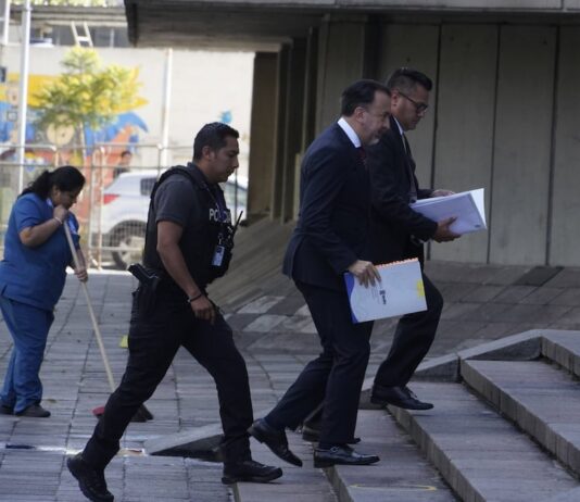 Pabel Muñoz va a Fiscalía a defender compra de troles eléctricos | Ecuador | Noticias