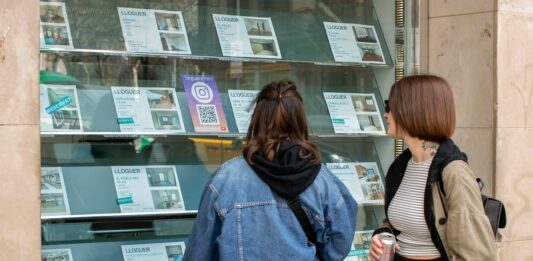 La incertidumbre por la prórroga de los alquileres aboca a un choque entre inquilinos y caseros en los tribunales | Economía