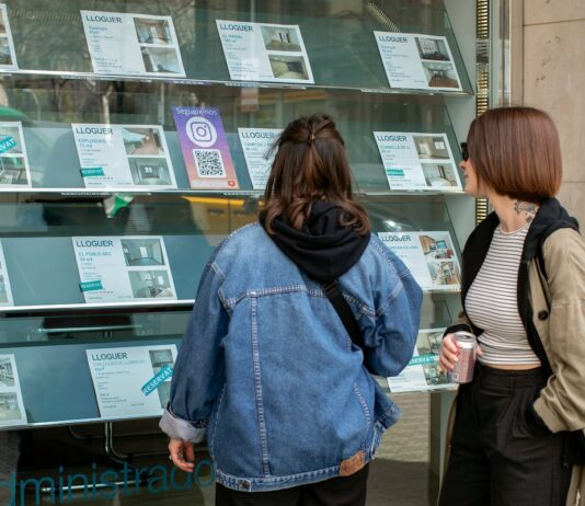 La incertidumbre por la prórroga de los alquileres aboca a un choque entre inquilinos y caseros en los tribunales | Economía