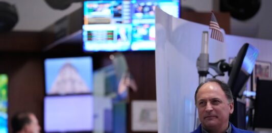 Wall Street sube y el petróleo cae ante la disposición de Irán de negociar el fin del conflicto | Economía