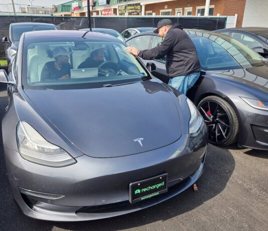 Al menos 12 fabricantes reducen sus planes para el coche eléctrico | Empresas