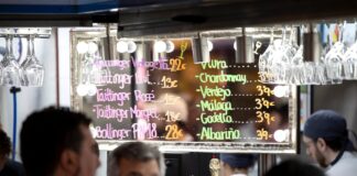 Bruselas lleva a España a la justicia europea por no trasponer la directiva que exime del IVA a los autónomos | Economía