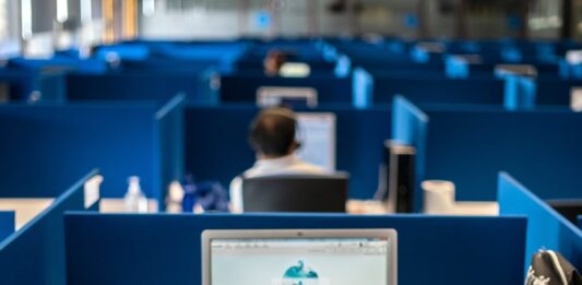 Récord en la demanda de empleo en Infojobs: hay 56 candidatos por oferta | Economía