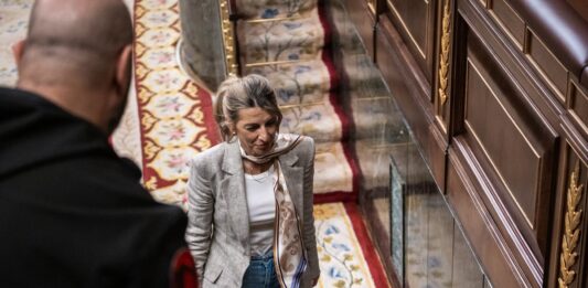 Los choques por el registro horario complican el camino legal de la norma de Yolanda Díaz | Economía