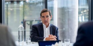 El BBVA vende su filial en Rumanía al banco austriaco Raiffeisen por 591 millones de euros | Empresas