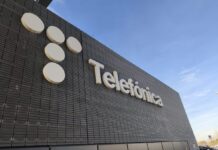 Más de 2.700 empleados dejan Telefónica este domingo por el ERE | Economía