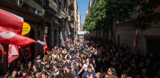 Guerra a los fondos y las compras de casas por extranjeros ricos: “Muchos solo vienen de fin de semana” | Economía