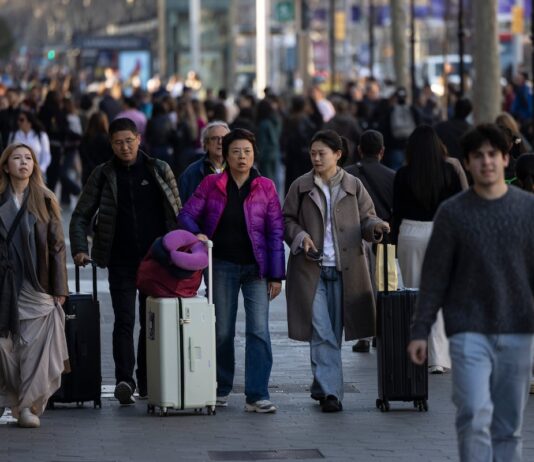 Vivienda obliga a retirar más de 100.000 anuncios de alquileres turísticos por incumplir la normativa desde 2025 | Economía