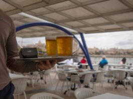 ¿Y si un descanso me coincide con un festivo? La duda legal que enfrenta a jueces, abogados e inspectores | Negocios