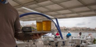 ¿Y si un descanso me coincide con un festivo? La duda legal que enfrenta a jueces, abogados e inspectores | Negocios