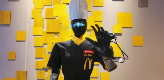 McDonald’s hace una prueba piloto en China con empleados robot