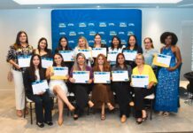 170 MUJERES CAMARONERAS SE GRADÚAN Y FORTALECEN LA COMPETITIVIDAD Y SOSTENIBILIDAD DEL SECTOR ACUÍCOLA ECUATORIANO