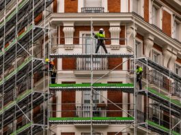 Ricos para siempre y pobres estancados: la movilidad de ingresos en España se atasca en los extremos | Economía