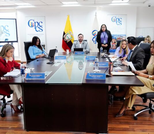 Posible referéndum en noviembre: Elección del fiscal general y de dos vocales electorales se declararían desiertos si no acaban antes de noviembre