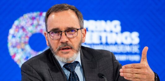 El FMI aleja la promesa de Sánchez de lograr el pleno empleo a final de la legislatura | Economía