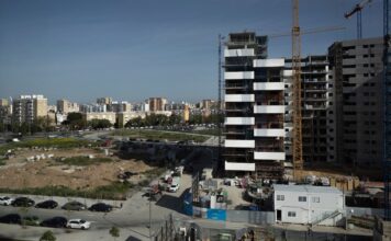 La compra de viviendas cae en febrero por segundo mes consecutivo | Vivienda | Economía