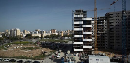La compra de viviendas cae en febrero por segundo mes consecutivo | Vivienda | Economía