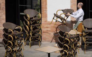 La inflación y el tirón del mercado laboral disparan la fiscalidad sobre salarios y pensiones a niveles récord | Economía